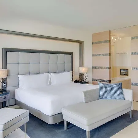 Conrad Algarve Almancil